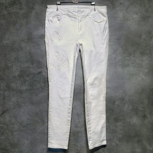 White House Black Market White Embroidered Jeans